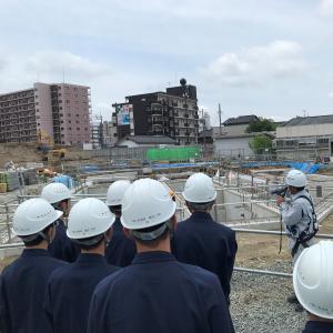 湯田温泉パーク（交流棟）新築工事現場を見学する下関工科高校の生徒