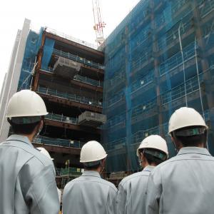 山口市新本庁舎棟新築工事現場を見学する萩商工高校の生徒