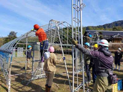 パイプハウス建設の様子