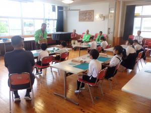 宇部市林業研究会による説明