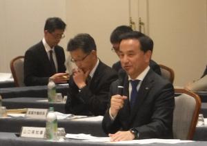 説明する村岡知事の写真