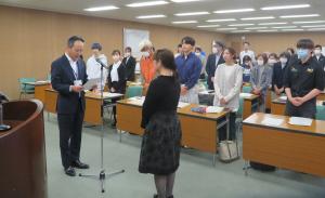 令和６年度委嘱状交付式の様子