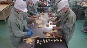 クッキーづくり