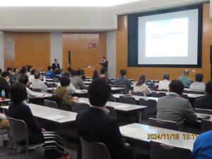特別講演の写真（引き）