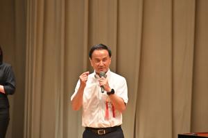 知事激励の写真