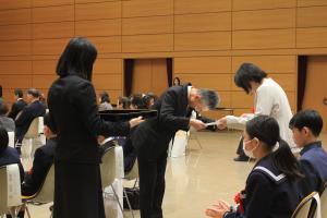 山口県統計グラフコンクール学校特別賞　賞状授与