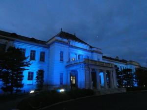 山口県政資料館のブルーライトアップ画像1