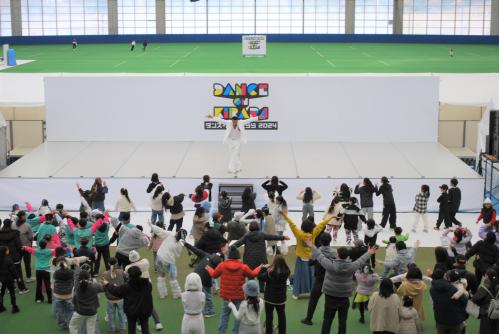 ダンスステージ(ゲスト)